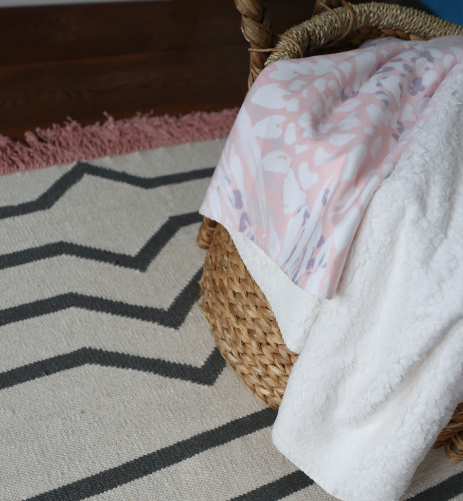 Grab N' Go: Ruffled Blanket